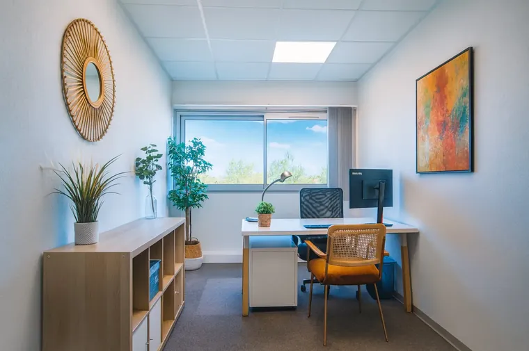 Equipped 15 m² office at the Millénaire coworking centre